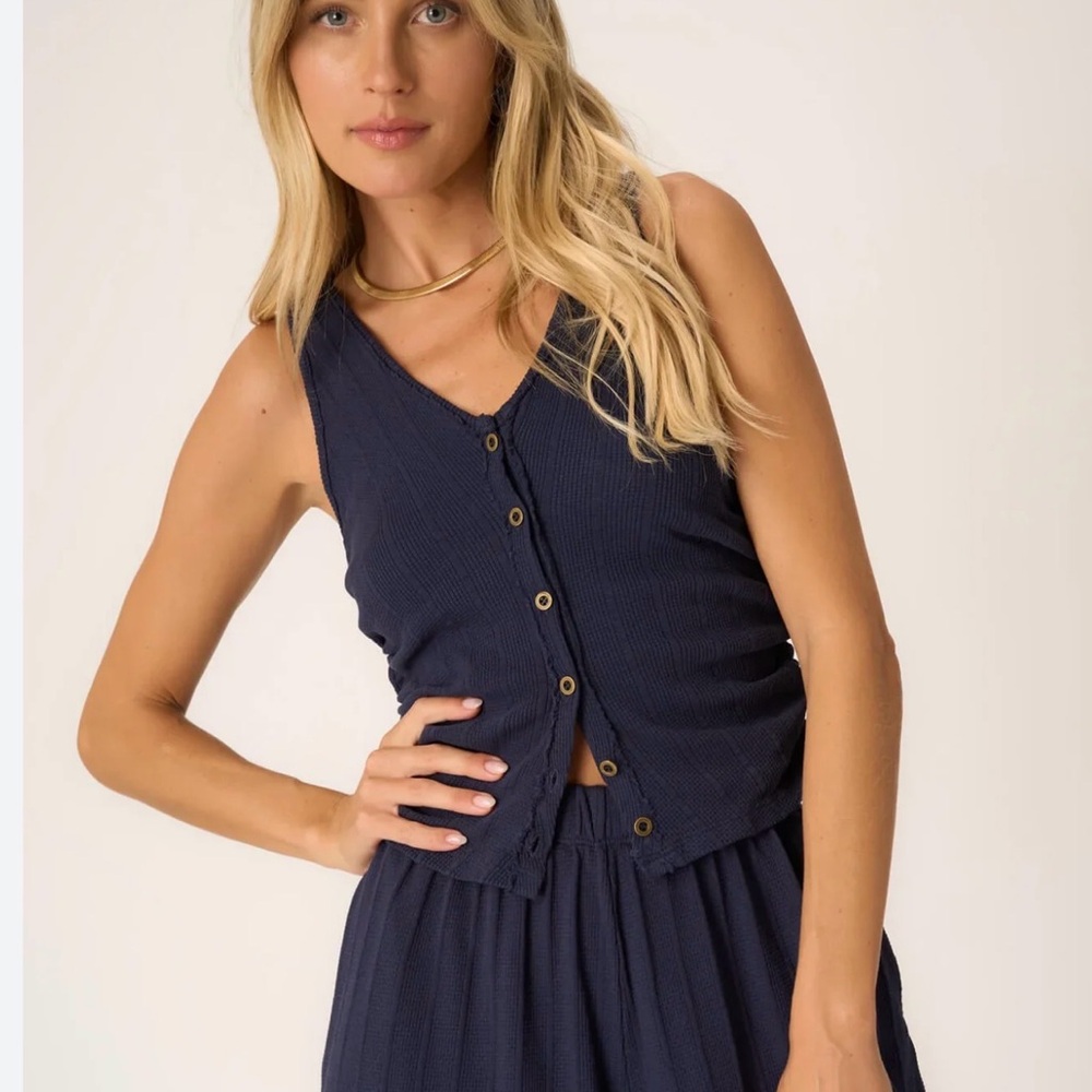 Project Social T Navy Button-Up Sleeveless Top size L